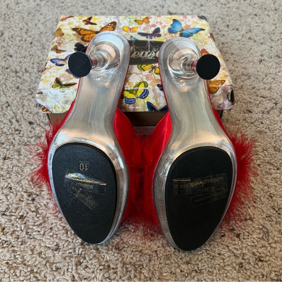 NWOT Fabulicious Glory Red Slippers - Picture 3 of 3
